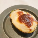 簡単美味しいとろーり！アボカドトマトのチーズ焼き